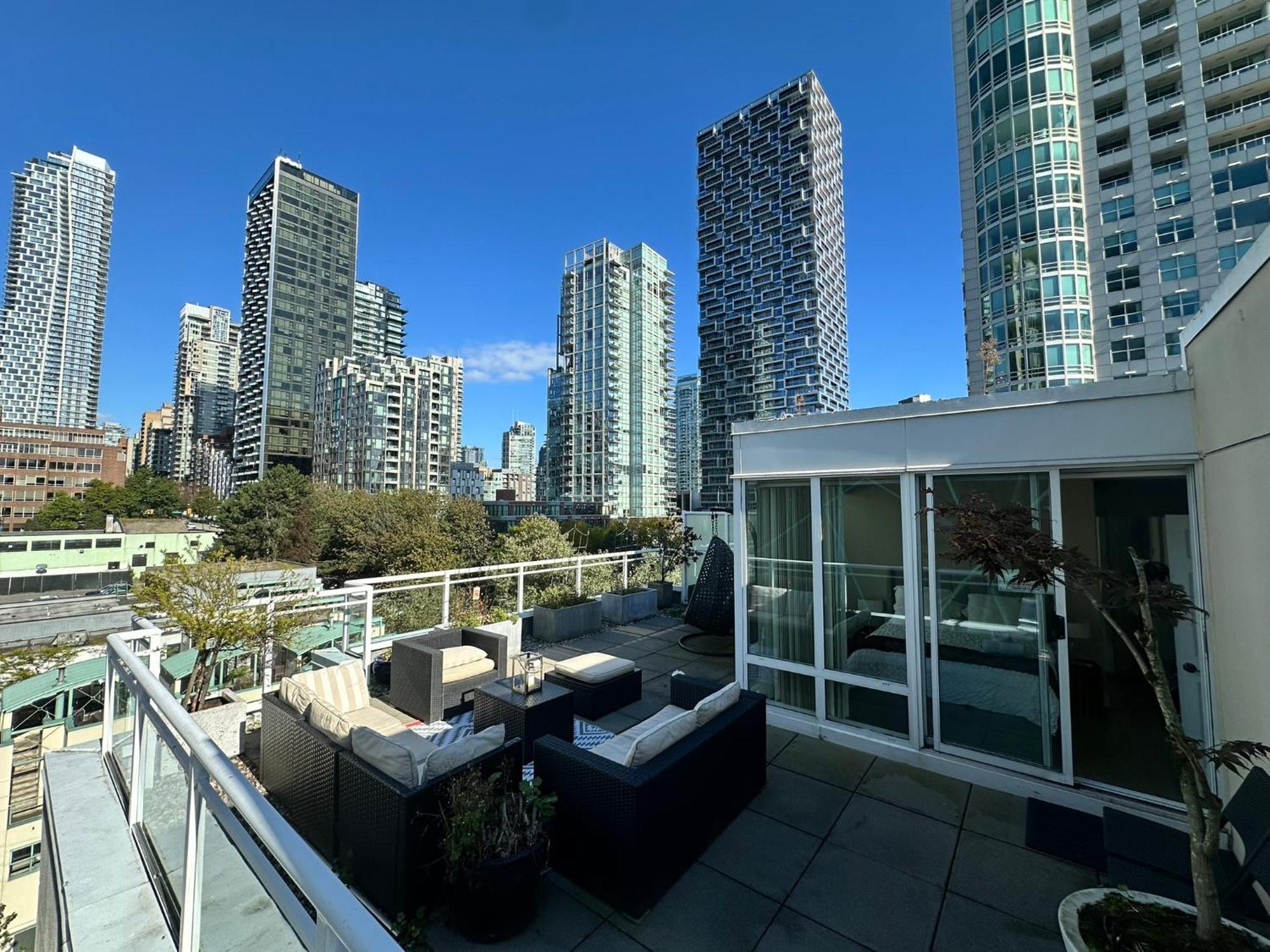 Penthouses Of Ave * Vancouver